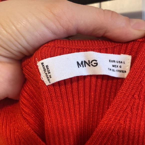 Red Mandi knit top - Picture 6 of 6